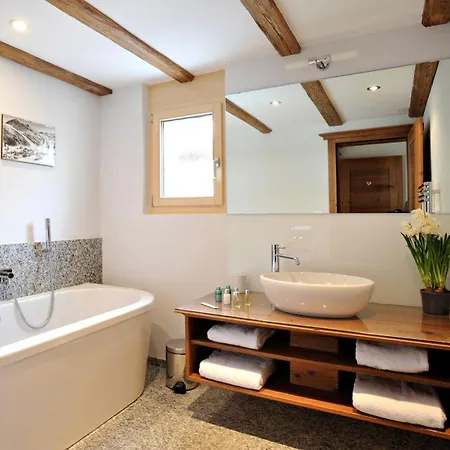 Panorama Chalet Stunning Glacial Views And Majestic Dom Peaks Chalet *