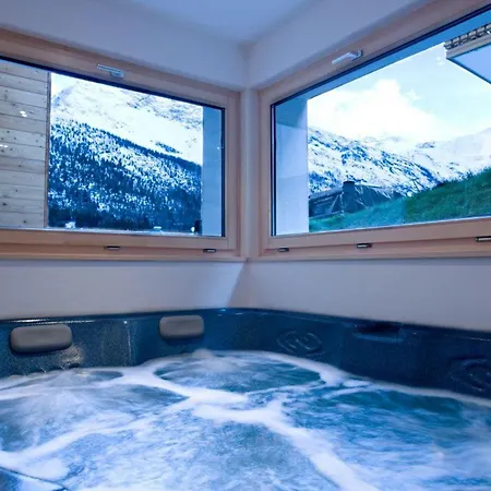Panorama Chalet Stunning Glacial Views And Majestic Dom Peaks *