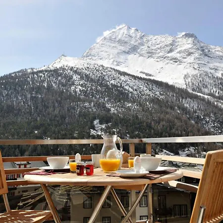 Panorama Chalet Stunning Glacial Views And Majestic Dom Peaks Chalet *